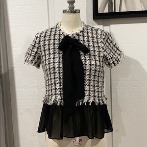 Perfect black and white blouse for work!!